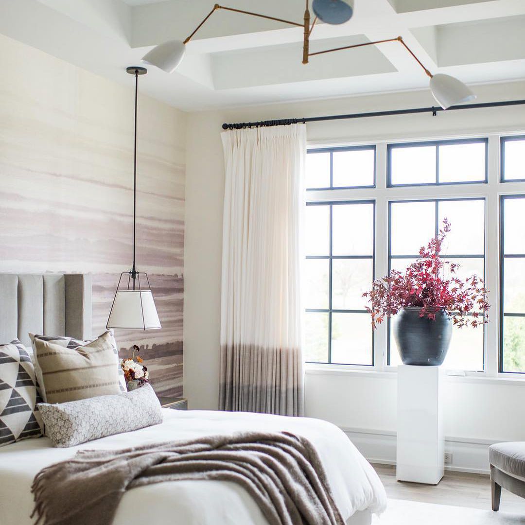 有格子天花板的房间