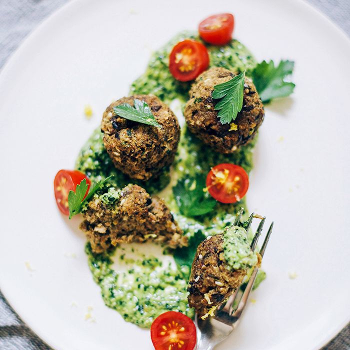 茄子肉丸芥兰香蒜