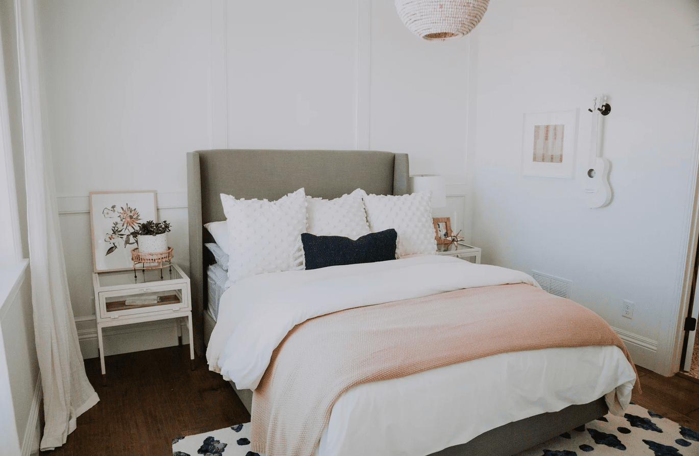 卧室用粉红色毯子