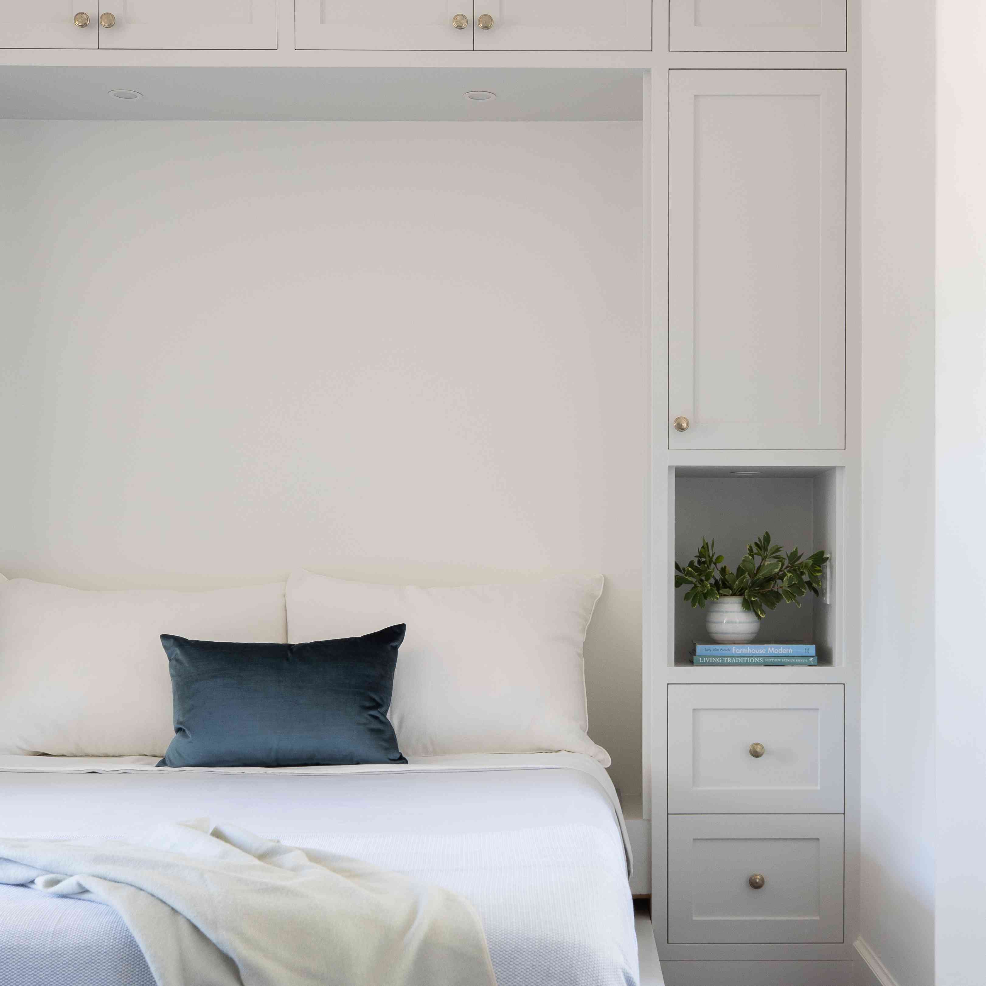 带折叠床的阁楼小卧室