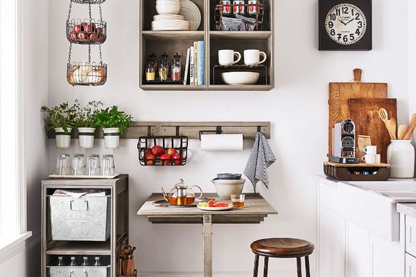 小公寓的厨房。