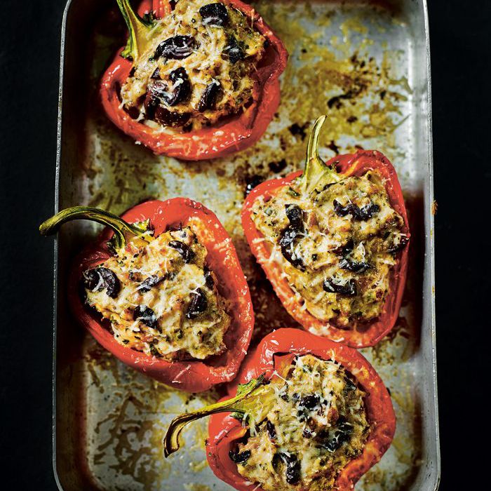 健康的食谱——火鸡馅的红灯笼椒