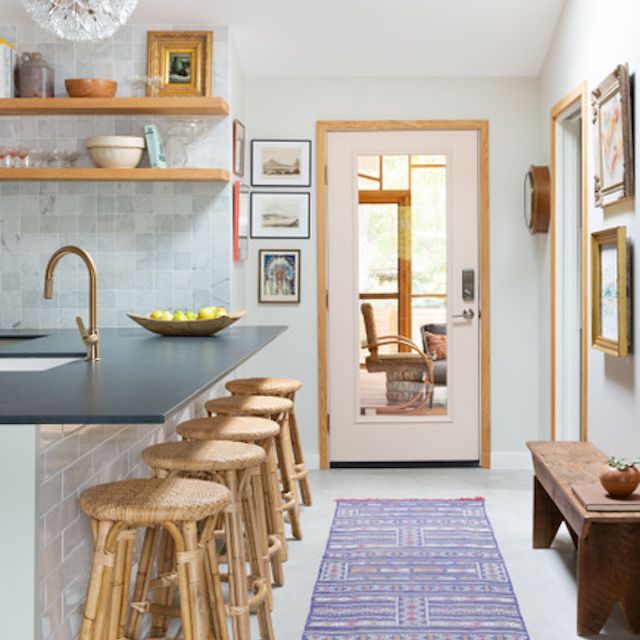 厨房门漆成粉红色