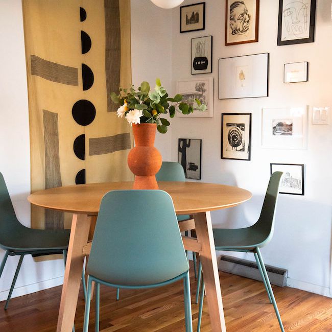 早餐角落与走廊的墙上