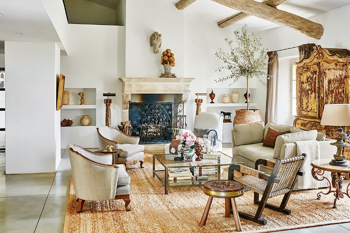 有植物的舒适的起居室”class=