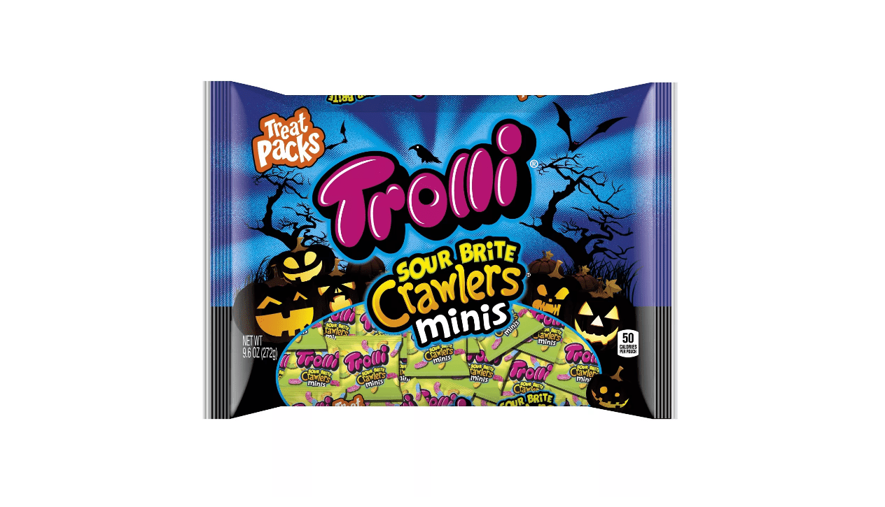 一袋带有万圣节主题的迷你糖果。