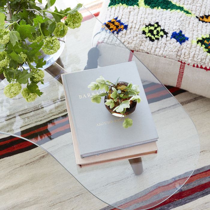 明迪·卡灵的咖啡桌