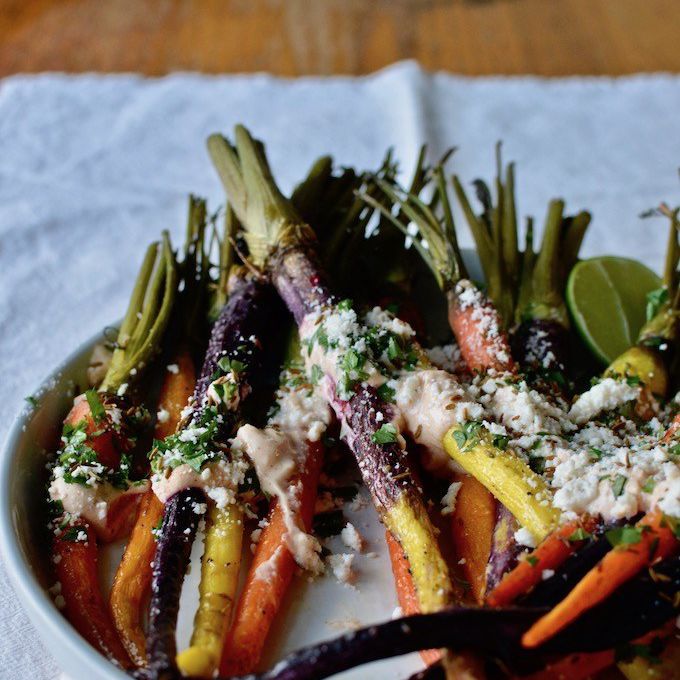 烤墨西哥街头胡萝卜。