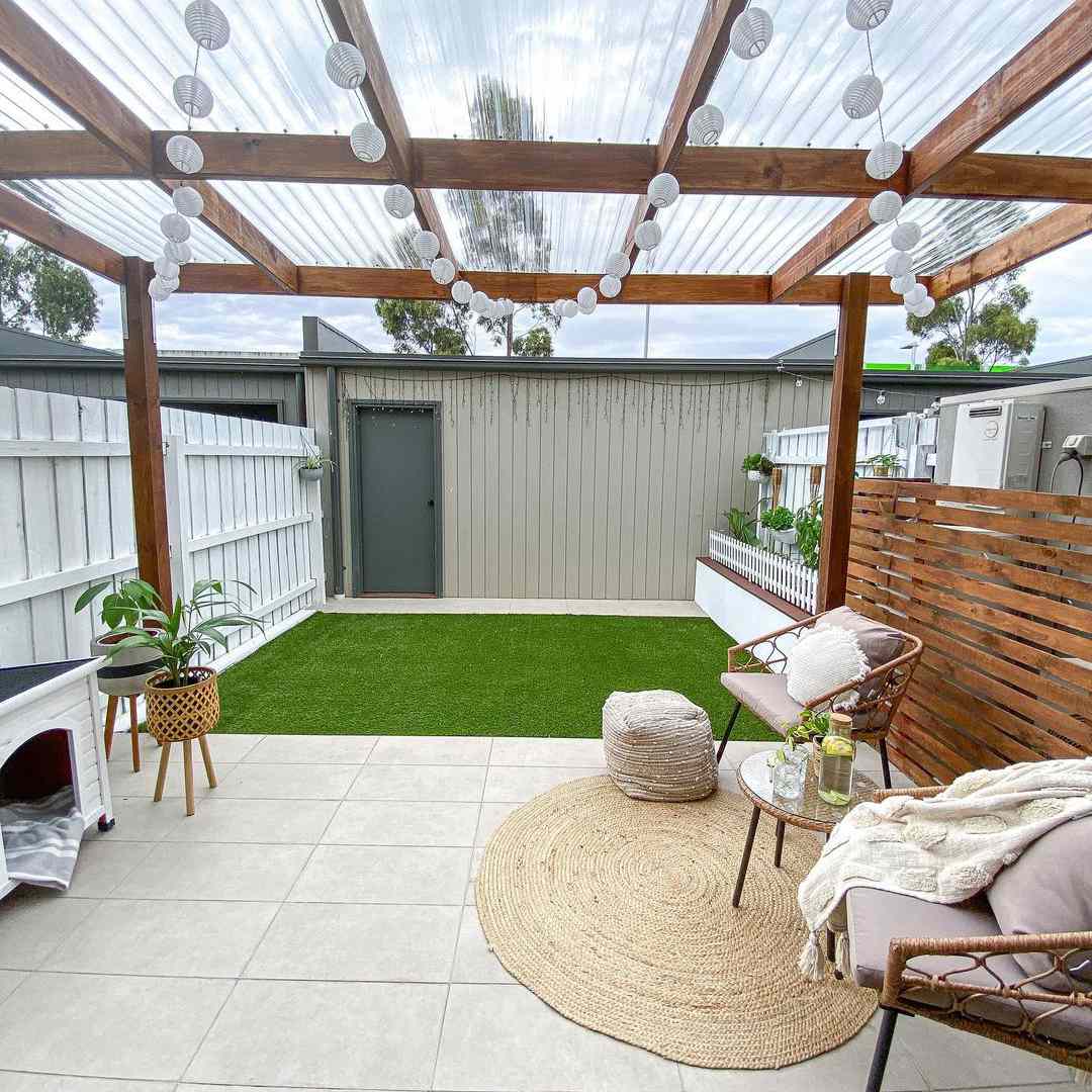 露台与塑料屋顶盖