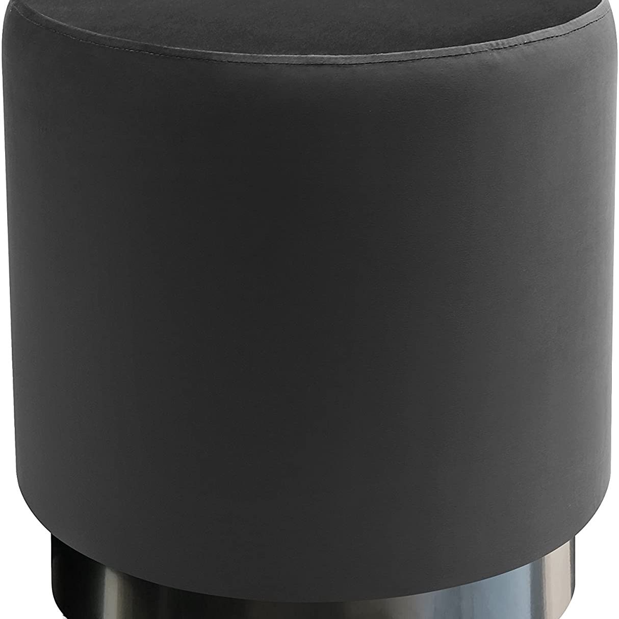 灰色的无背长椅。