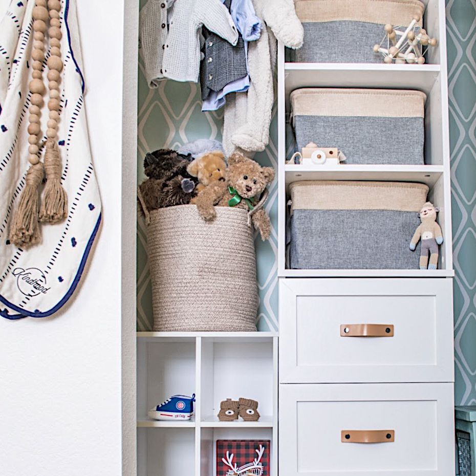 一个有条理的孩子衣柜