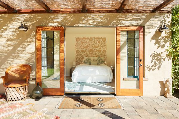 崔妮特·里德(Trinette Reed)的《加利福尼亚的客房》(Guest House Bedroom In California)