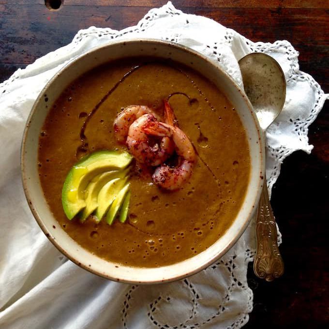 墨西哥凉菜汤配烤虾