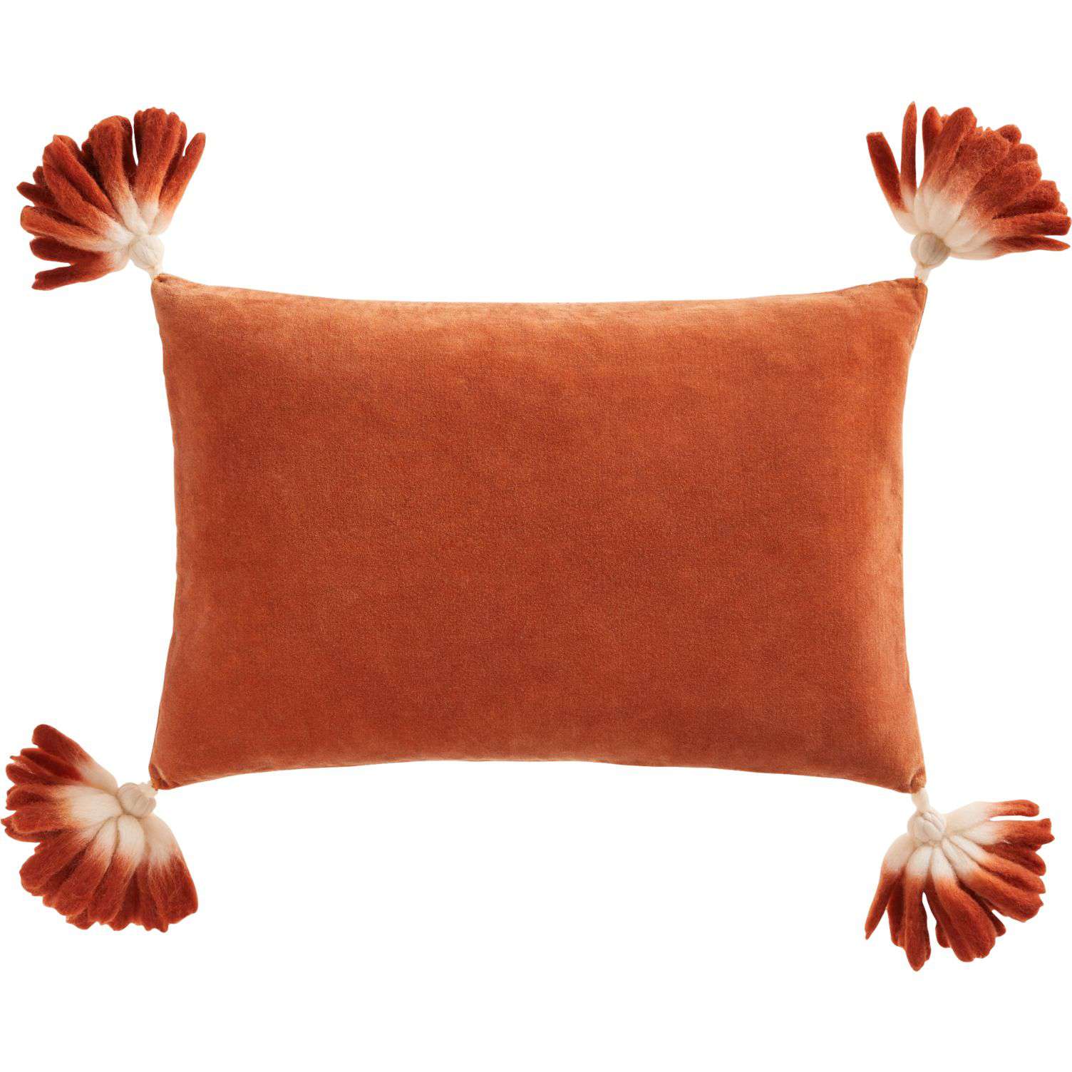 橙色丝绒腰枕与CB2 Ombre的流苏。