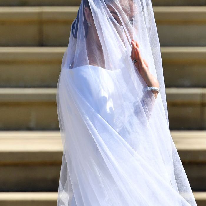 梅根·马克尔婚纱:克莱尔·维特·凯勒·纪梵希