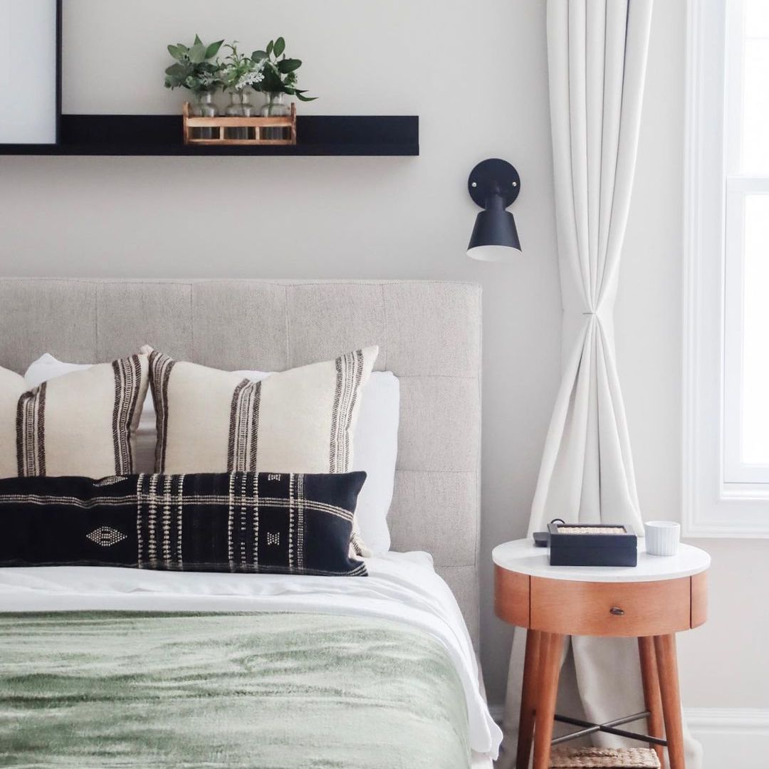 卧室有黑色骗子