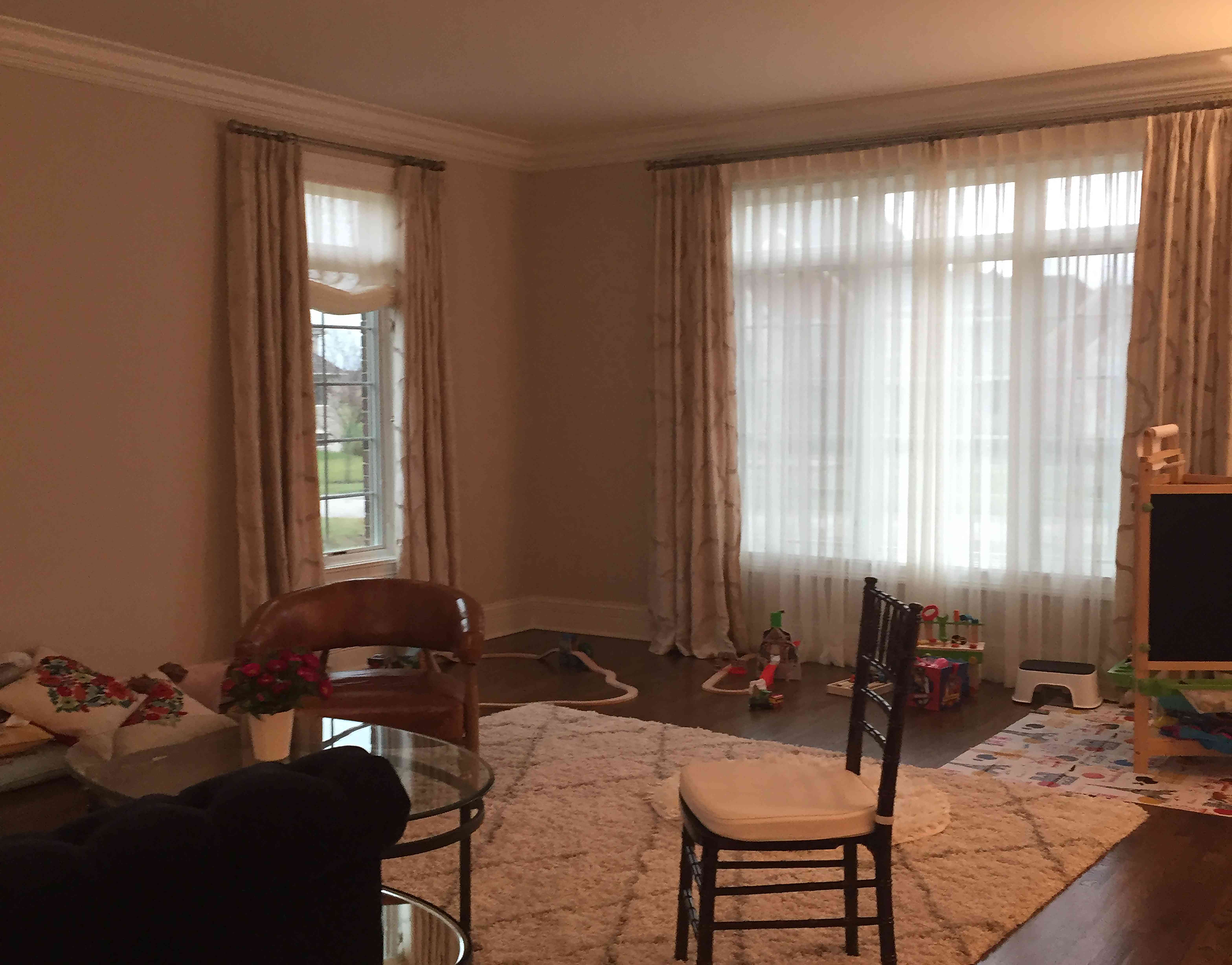 本周的改造 - 蒂芙尼布鲁克斯在华丽的客厅改造之前