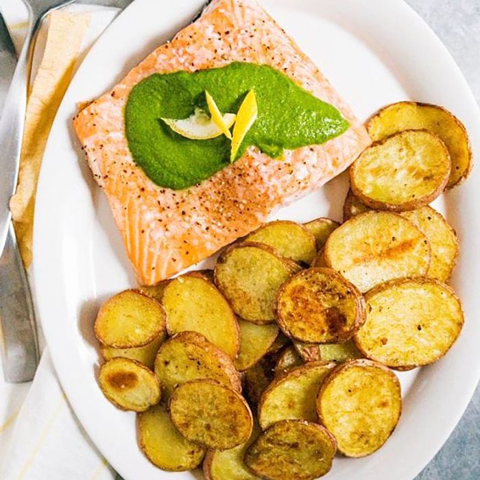 烤三文鱼配土豆