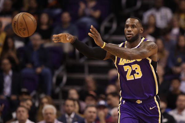 勒布朗詹姆斯拉湖人队