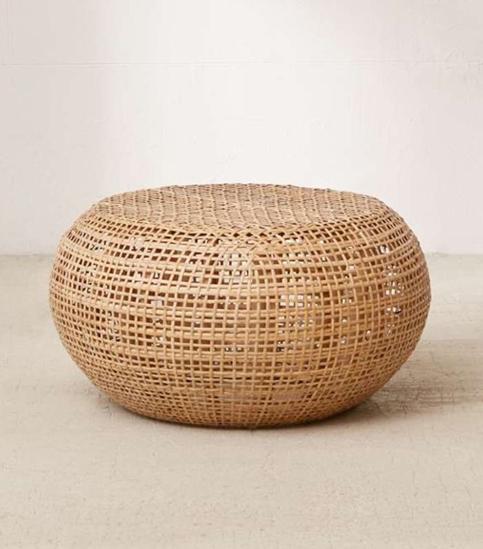 雷蒙娜茶几 - 布莱克在Urban Outfitters的均码