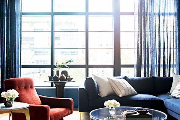在起居室里的窗帘