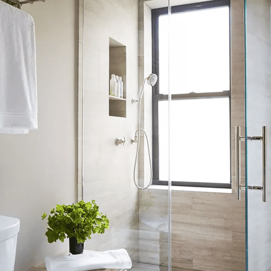 卫生间里有毛巾架