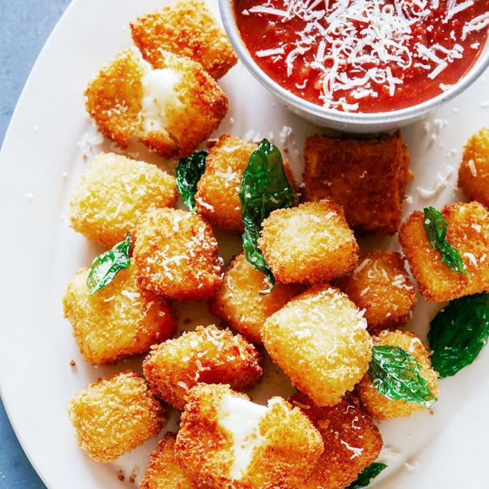 大蒜酱与炸奶酪