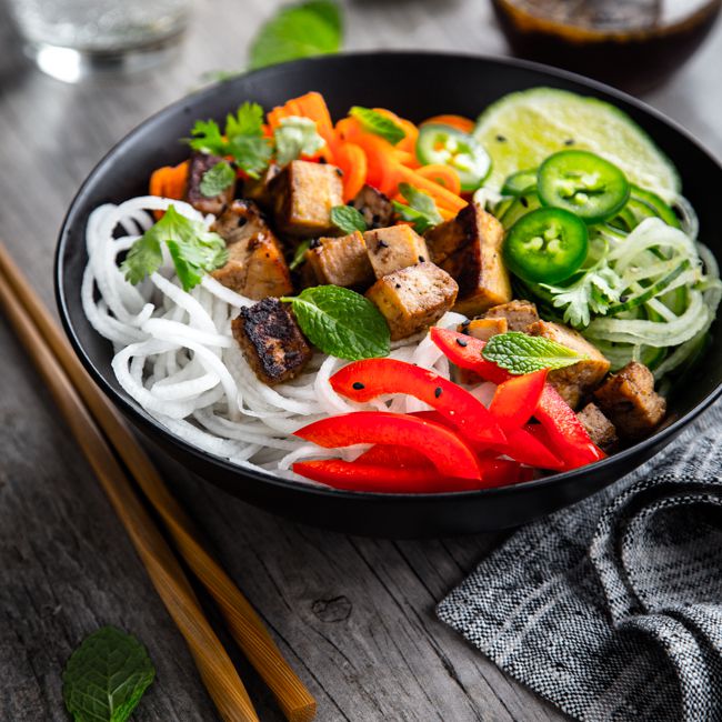 泰式螺旋形蔬菜加豆腐