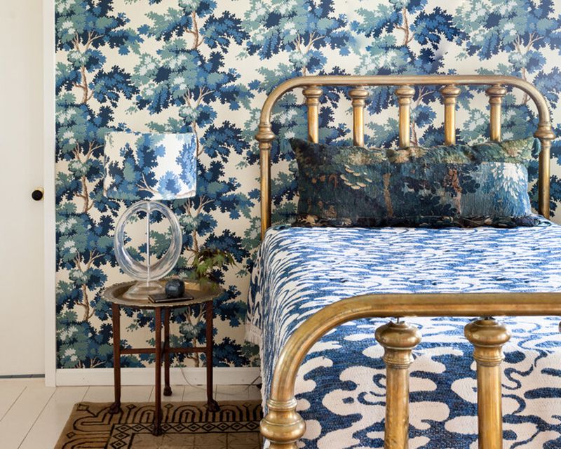 蓝色图案的卧室。