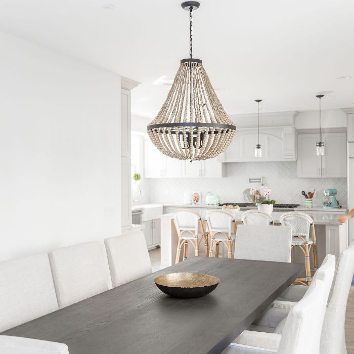 平日晚上的咬现代餐厅