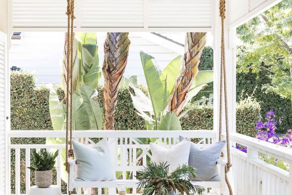 有摇摆的门廊。