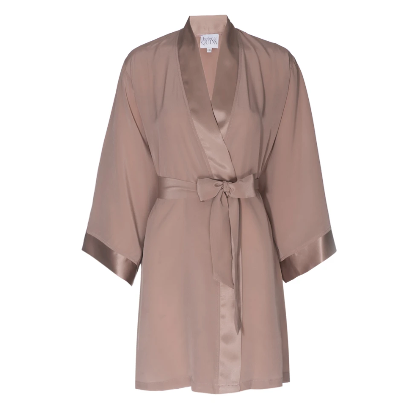 尘土飞扬的玫瑰长袍